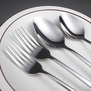 Juego de Cubiertos Negro Artesanal con Acabado de Espejo, Diseño Elegante y Duradero, Perfecto para Hoteles, Eventos y Cenas Formales, de la India - Product Image 5