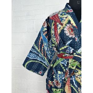 ชุดกิโมโนยาวแบบกลับด้านได้ Kantha Pur สีเขียวพาสเทล ลายสัตว์ ผ้าฝ้าย สำหรับคลุมชุดว่ายน้ำ - Product Image 3
