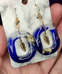 Pendientes coloridos puros de estilo a la moda, pendientes de lujo de nueva tendencia, resina transparente acrílica para mujeres y niñas - Product Image 4