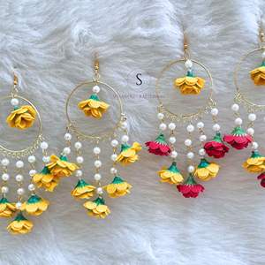 Jhumkas ทองเหลืองลายดอกไม้สำหรับงานแต่งงานต่างหูสำหรับผู้หญิงแฟชั่นน้ำหนักเบา - Product Image 4