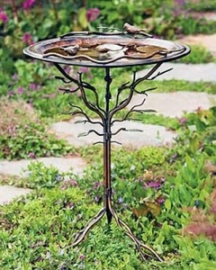 Bain d'oiseaux en métal résistant aux intempéries, élément de jardin conçu pour résister aux conditions difficiles tout en soutenant les besoins d'hydratation de la faune. - Product Image 4