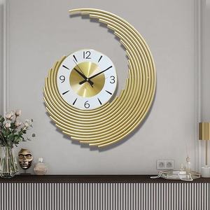 Horloge murale moderne et élégante en métal pour salon, grande taille, décoration d'intérieur avec des caractéristiques de designer - Product Image 5