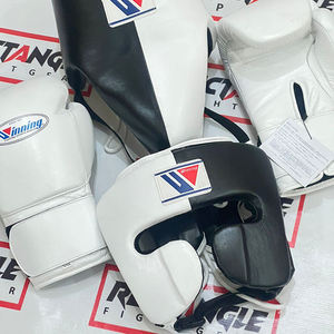 Ensemble de boxe Winning de haute qualité, couleur personnalisée, professionnel, comprenant des gants de boxe Winning, un protège-tête et un protège-aine Winning - Product Image 3