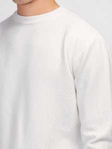 เสื้อสเวตเชิ้ตผู้ชายสีขาว ระบายอากาศได้ดี ผ้าฝ้าย 100% สินค้าขายดี ผลิตภัณฑ์ใหม่ล่าสุด 2025 ดีไซน์คอทรงโอ โรงงานผู้ผลิต - Product Image 3