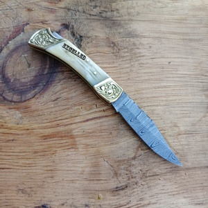 Couteau pliant multifonctionnel damas fait à la main avec poignée en os couteaux de poche avec gaine en cuir - Product Image 1
