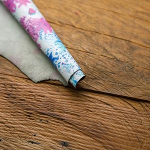 Hermosos productos de cuero con estampado de tema tropical seco de 1 a 12 pies cuadrados con patrón único. - Product Image 4