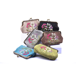 Grand sac en chanvre avec reliure en cuivre et broderie mixte chrysanthème et buisson Violet, vente en gros, meilleur prix - Product Image 1