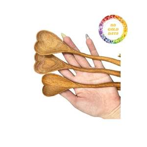 Cuchara de madera de primera calidad hecha a mano para decoración navideña y uso diario en el hogar Elección asequible para regalos y obsequios - Product Image 2
