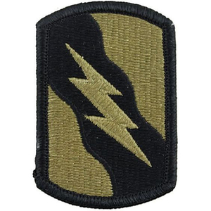 Fabricante pakistaní de parches de bordado a máquina 82nd Airborne Multicam Patch con Airborne - Product Image 2