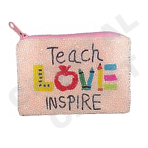 Pochette à monnaie Teach Love Inspire Portefeuille personnalisé en perles de rocaille Beau cadeau de maman-Conception de coeurs pour filles - Product Image 1