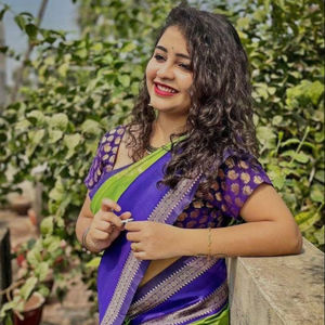 Lujosos saris de seda Jacquard pesado borde dorado elegante estilo Bollywood atuendo indio pakistaní para todas las estaciones-para fiestas - Product Image 1