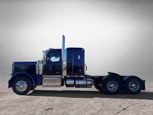 Camión Semirremolque Usado 589 Sleeper 2025 Más Vendido - 510HP, Listo para Envío Mundial Puerta a Puerta - Product Image 3