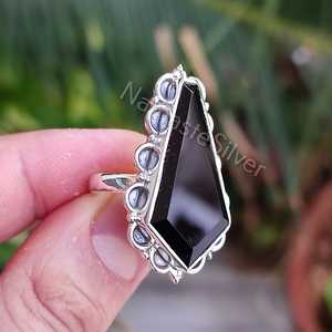 Anillo Gótico Hecho a Mano de Plata de Ley 925 con Incrustaciones de Ónix Negro, Regalo de Bruja para Halloween - Product Image 2