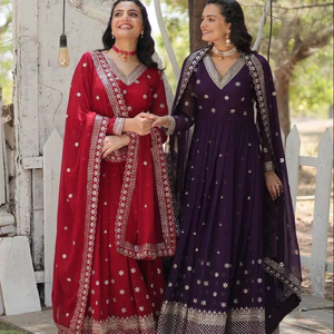 ชุดราตรีปักเลื่อมประดับด้วย dupatta Maroon ชุดแต่งงานดีไซน์แบบอินเดียสีม่วงคอลเล็คชั่น2025 - Product Image 1