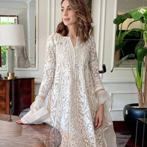 Haute demande élégante couleur blanche entièrement Flair robe en chaîne cousue travail avec tissu Organza pour les mariages et les fêtes Occasion - Product Image 1