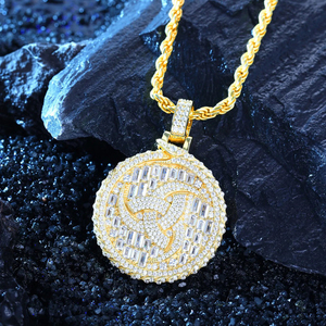 Colgante de moissanita de oro sólido de 10kt Unisex de diseño personalizado, joyería fina con claridad VVS, estilo Hip Hop para regalo - Product Image 2