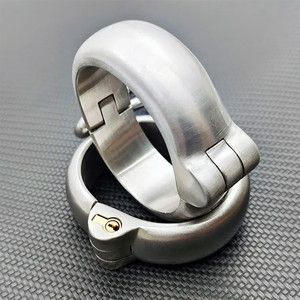 กุญแจมือหนังแบบมีตัวล็อคสำหรับการพันธนาการแบบ BDSM ใช้สำหรับกิจกรรมทางเพศแบบแปลกใหม่ ออกแบบตามสั่ง คุณภาพสูง - Product Image 4