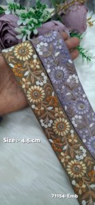 Lacets floraux brodés machine sur mesure et en huit couleurs pour robes de mariée de 4.5 cm de largeur et également pour la revente. - Product Image 3