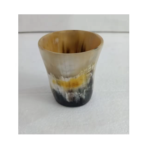 Tasse en corne de buffle écologique avec finition naturelle en paille pour les fêtes et la consommation de bière - Product Image 2