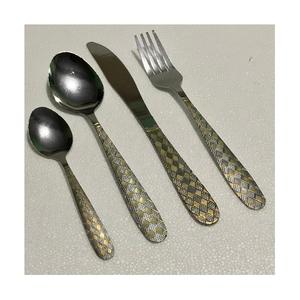 Cubiertos de acero inoxidable con mango de color dorado y plateado, juego de cubertería tradicional segura y saludable para uso diario, gran oferta - Product Image 4