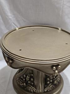 Support à gâteau élégant de style vintage en or pour la présentation de desserts, les événements à domicile, l'accueil des invités et les occasions spéciales, en provenance d'Inde - Product Image 2