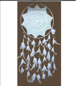 Atrapasueños de Plumas Hecho a Mano, Diseño Art Deco Natural, Ecológico, Lavable, Colgante, Regalo de Cumpleaños, Artesanía N S Tomar - Product Image 1