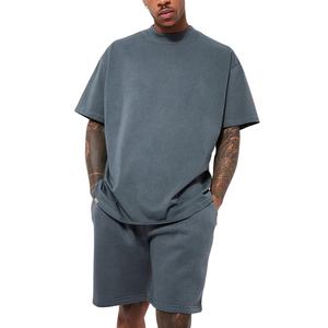 Vente en gros Ensemble t-shirt et short surdimensionnés respirants personnalisés pour hommes Style formel d'été assorti avec un design uni - Product Image 2