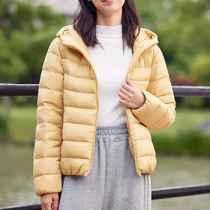 "Abrigo acolchado ligero para mujer con relleno de plumón a prueba de viento y acogedor" - Product Image 3