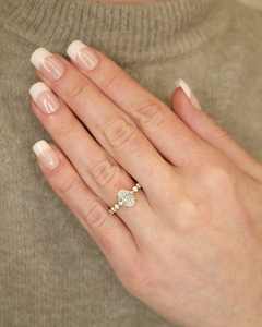 Bague solitaire en moissanite taille ovale 6x9 mm avec accents de moissanite ronds, plaquée or, bague de fiançailles, bague de mariage, bijoux en gros - Product Image 3