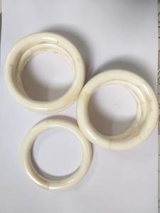 Brazalete de Hueso Hecho a Mano con Incrustaciones de Turquesa, Forma Redonda, Joyería Artesanal Natural - Product Image 4