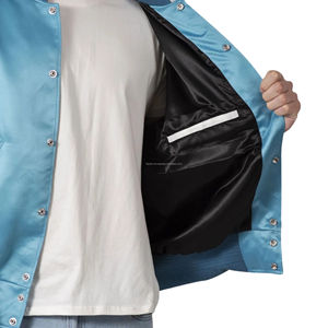 Chaqueta Varsity Personalizada al por Mayor, Unisex, Brillante, Satinada, Ligera, Estilo Bomber, Retro Americano, con Parches, Ecológica, para Primavera - Product Image 6