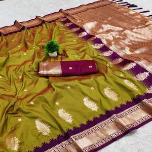 VASTRA COTTAGE Sari de Seda Banarasi Suave con Tejido Zari, Pequeños Motivos, Borde de Pallu con Rico Contraste, Diseño Tradicional - Product Image 2