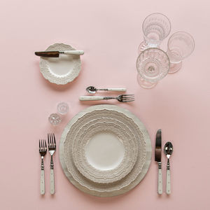 Ensemble de couverts en acier inoxydable à poignée design blanc élégant couverts modernes et élégants parfaits pour les repas à la maison et les occasions spéciales - Product Image 4