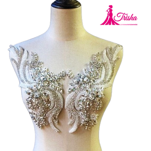 Fabricant et fournisseur d'appliques 3D blanches perlées pour vêtements - Service OEM, livraison rapide depuis l'Inde - Product Image 1