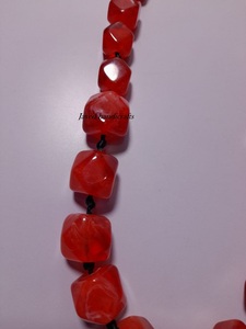 Carisma colorido: collares de cuentas de moda para mujer Artesano moderno: diseños únicos en collares de resina - Product Image 4