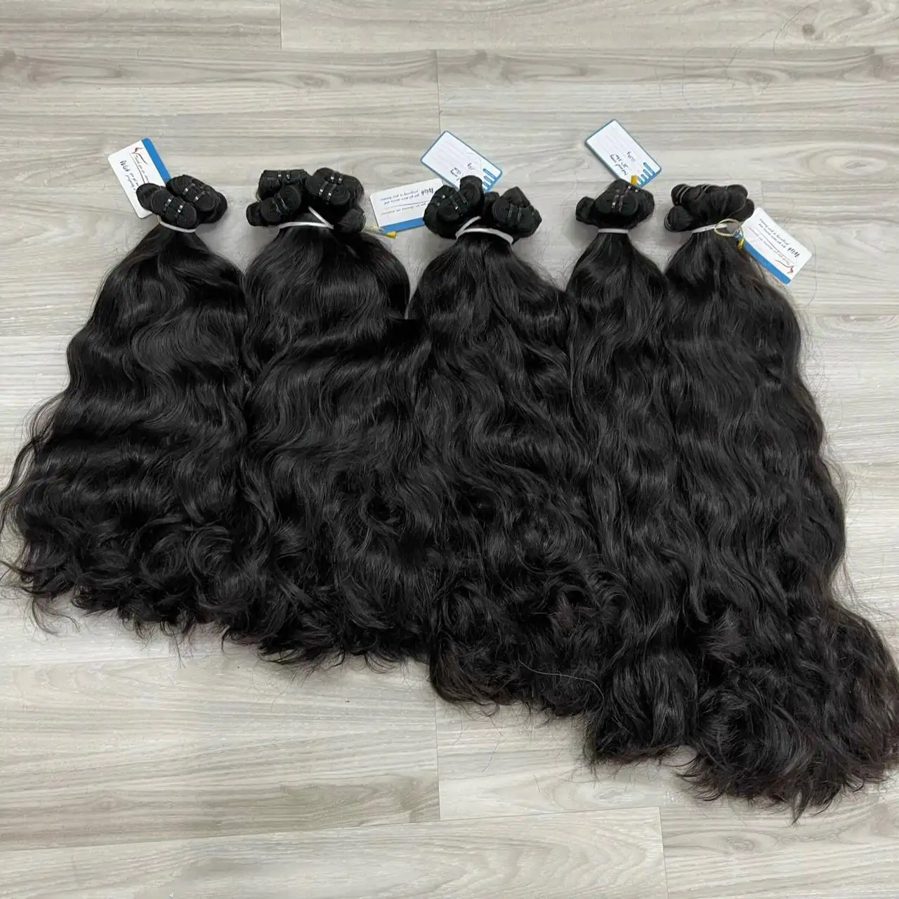 Hanya obral hari ini!!! Rambut Vietnam mentah jumlah besar bundel bergelombang alami tidak diproses rambut dalam stok sekarang jenius kain rambut