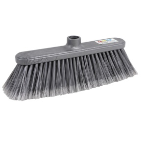 Escoba para Exteriores Moderna y Ecológica FANATIK con Cerdas de Nylon, Mango de Plástico de 2.3m de Longitud para Barrer Patios - Product Image 2