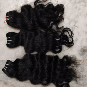 Cabello Remy Precio al por mayor Paquete de cabello indio crudo, 100% extensiones de cabello humano, vendedores de cabello crudo Cabello indio virgen ondulado natural - Product Image 1