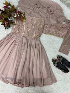 Ensemble traditionnel gris crème en fausse Georgette Lehenga Choli Prêt-à-porter à volants de style poisson coupé pour les mariages Cocktails - Product Image 6