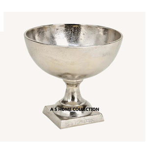 Support design en forme de palmier plaqué or avec bol en métal argenté brillant Bol traditionnel sur pied parfait pour les fêtes et les événements - Product Image 2