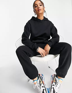 2025 mujeres invierno 100% poliéster dos piezas Jogger chándal Conjunto personalizado de gran tamaño en blanco chándal para mujer - Product Image 4