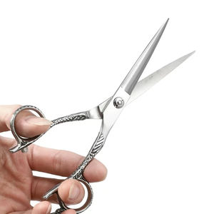 Ciseaux de coiffure à manche de dragon Finition Polonais Lames tranchantes en acier allemand Ciseaux de coiffure de salon pour la beauté - Product Image 4