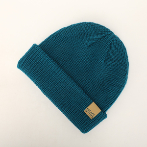 Gorro de invierno transpirable personalizado OEM al por mayor para adultos, gorro liso acrílico con forro de satén de seda con puños que mantienen el calor - Product Image 5