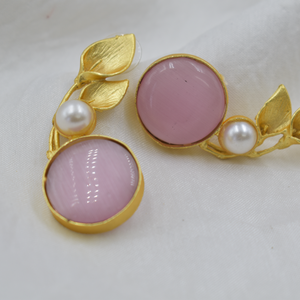 Nueva llegada última colección de diseño chapado en oro pendientes de tuerca al por mayor hechos a mano 18K Pendientes chapados en oro para las mujeres - Product Image 3