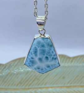Beau pendentif Larimar bleu naturel en argent Pendentifs fins et breloques cadeau pour elle ou maman OEM disponible - Product Image 2