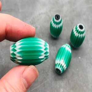 Auténtica venta al por mayor a granel gran veneciano Chevron CRISTAL MURANO cuentas de vidrio Vintage antiguo verde Comercio cuenta colección rara cuenta - Product Image 4