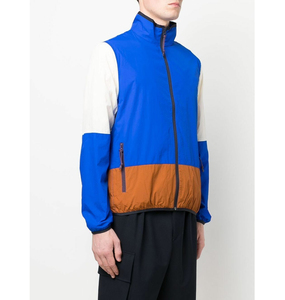 Chaqueta cortavientos arrugada ligera personalizada para hombre con 2 bolsillos de parche chaqueta transpirable de carga fina - Product Image 4