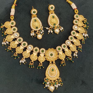 Conjunto de collar chapado en oro de diseñador con piedras de pota, perfecto para bodas, fiestas y celebraciones - Product Image 2