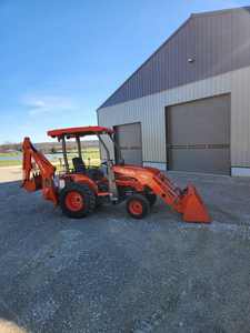 Cargadora de Ruedas Retroexcavadora Kubota M62 Diésel con Alto Momento de Carga y Bomba Hidráulica KYB - Product Image 5