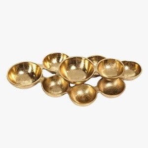 Bol de Servir con Múltiples Compartimentos Personalizable de Aluminio con Acabado Dorado Texturizado, Servidor de Aperitivos Moderno y Ecológico - Product Image 1